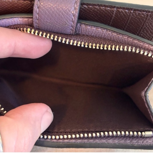 COACH Purple Pebbled Leather Snap Continental Wallet EUC - Picture 5 of 8
